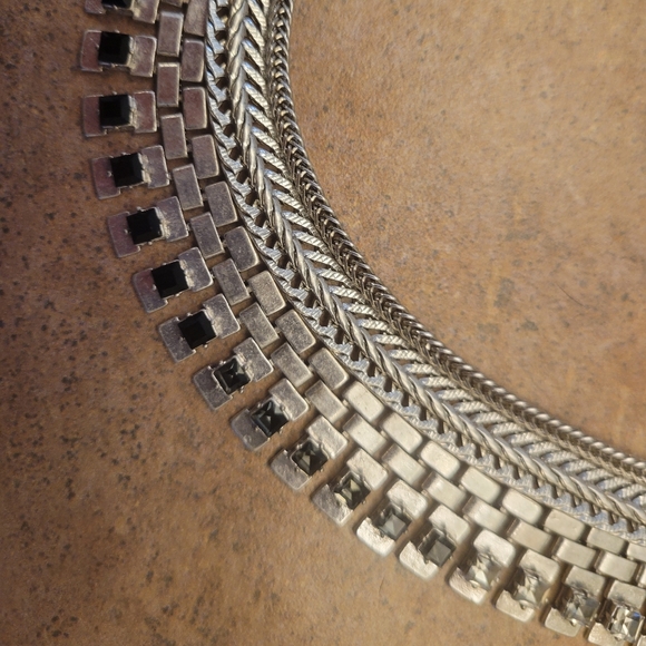 Stella and Dot Electra Statement necklace - Picture 5 of 6